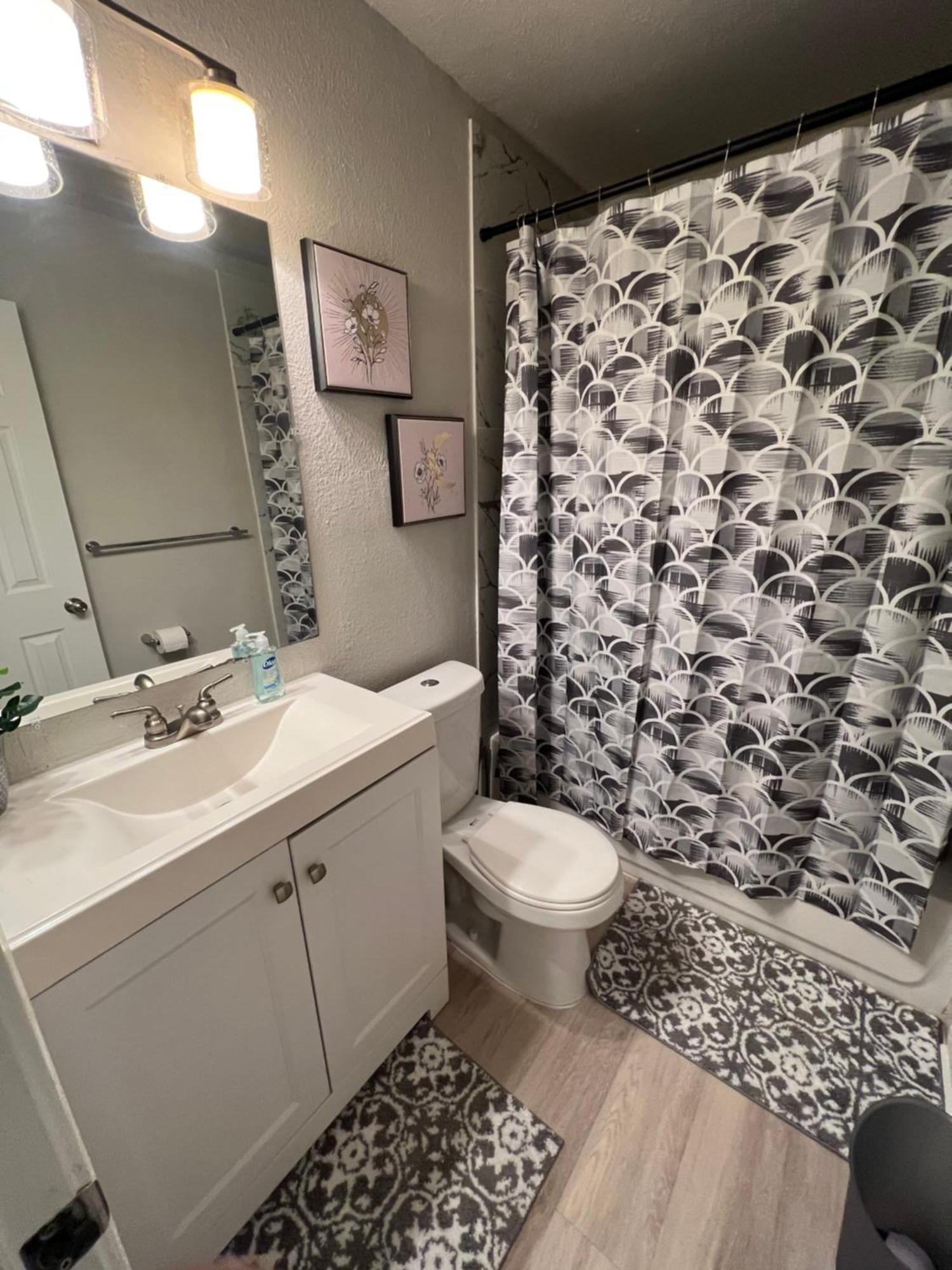 Downtown Luxe Escape 1 Bd 1 Ba Apartment *