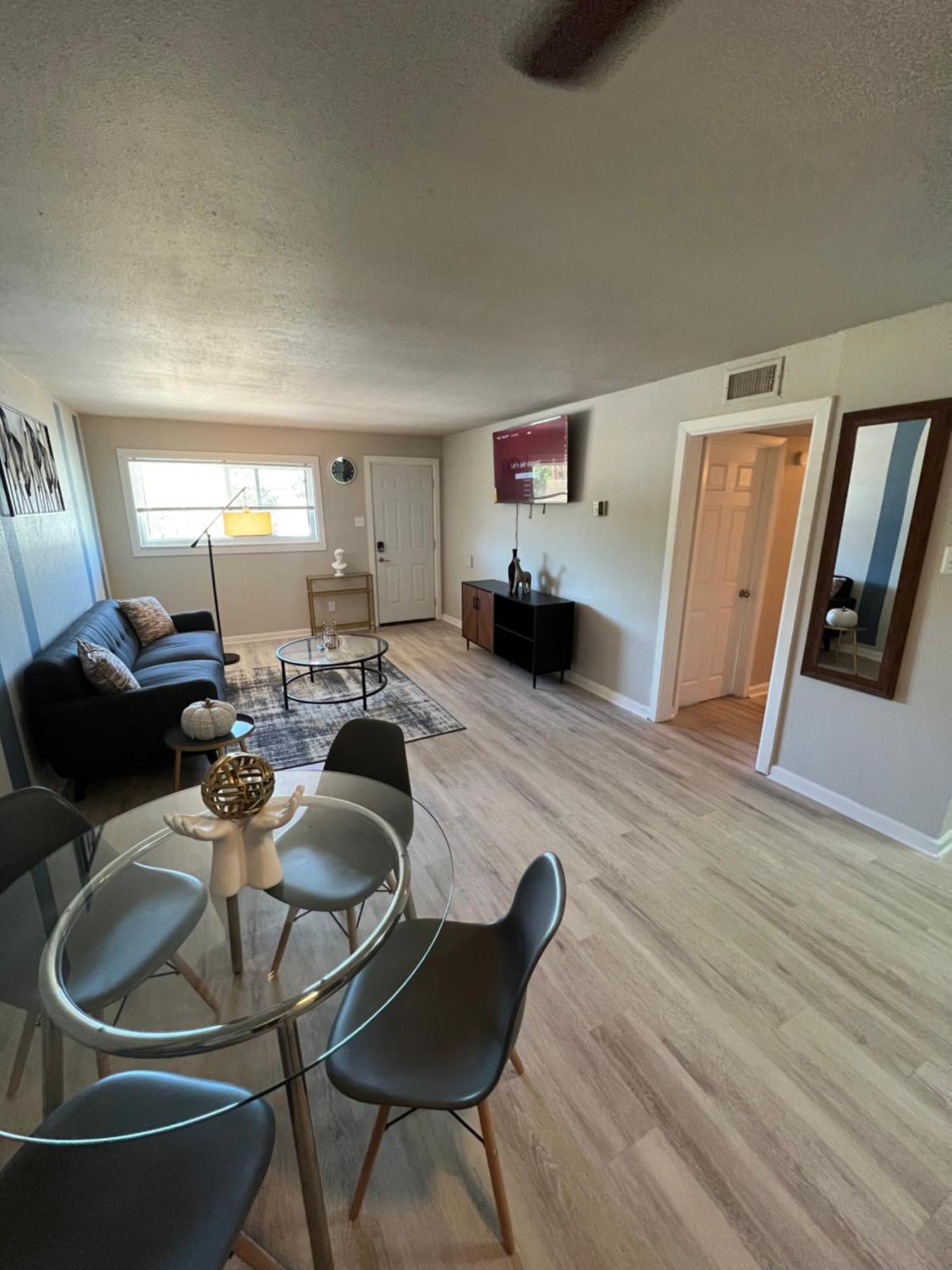 Downtown Luxe Escape 1 Bd 1 Ba Apartment