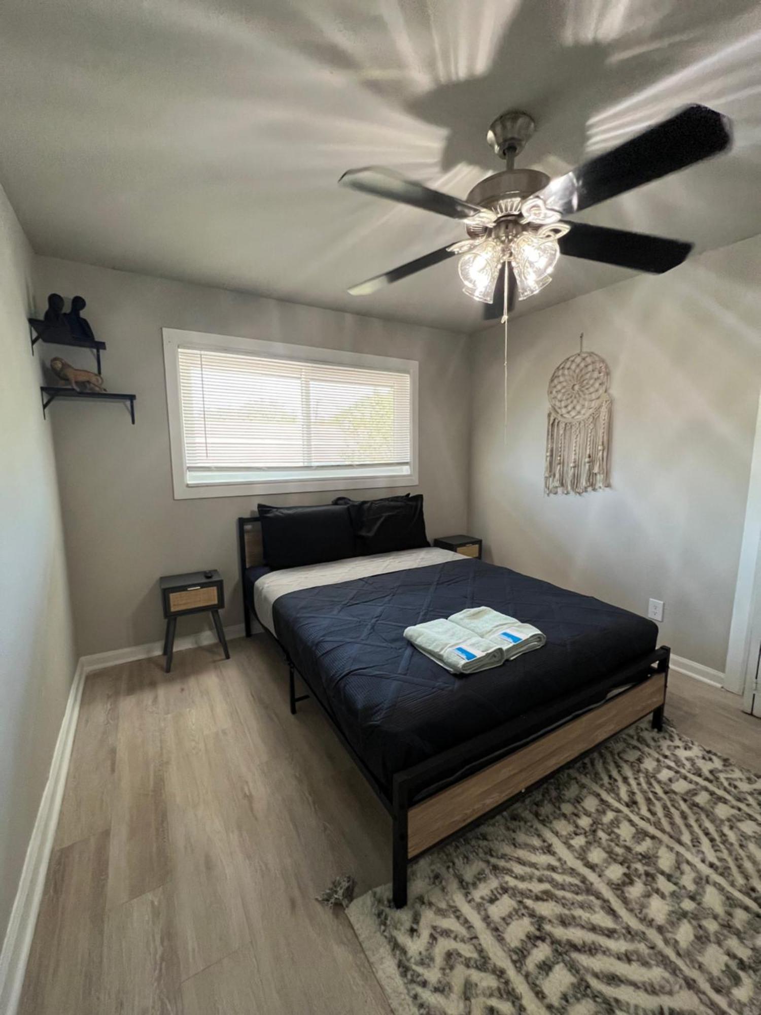 Apartment Downtown Luxe Escape 1 Bd 1 Ba